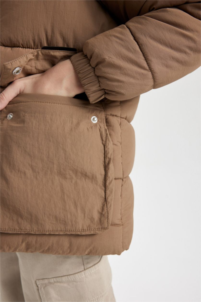 Erkek Çocuk - Genç Erkek Bej Erkek Çocuk Su Geçirmez Kapüşonlu Fermuarlı Çıtçıtlı Cepli Şişme Mont