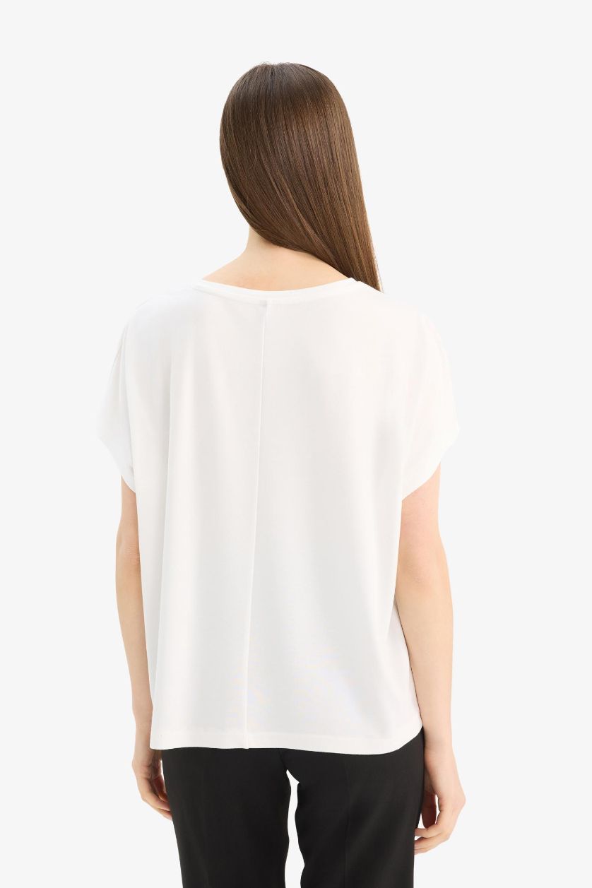 نساء بيج فاتح تيشيرت نص ردن سادة بيزك بياخة مستديرة