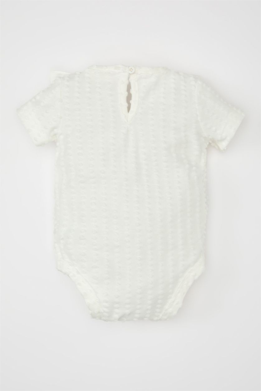 Kız Bebek Ekru Bisiklet Yaka Kısa Kollu Çıtçıtlı Body Kız Bebek Yenidoğan