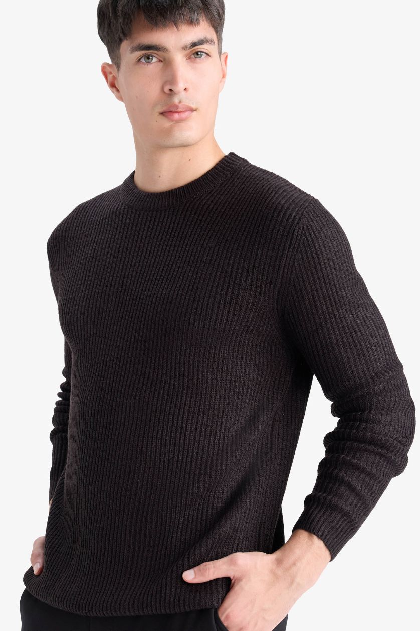 HOMME Marron Pull en tricot texturé à col rond Coupe standard