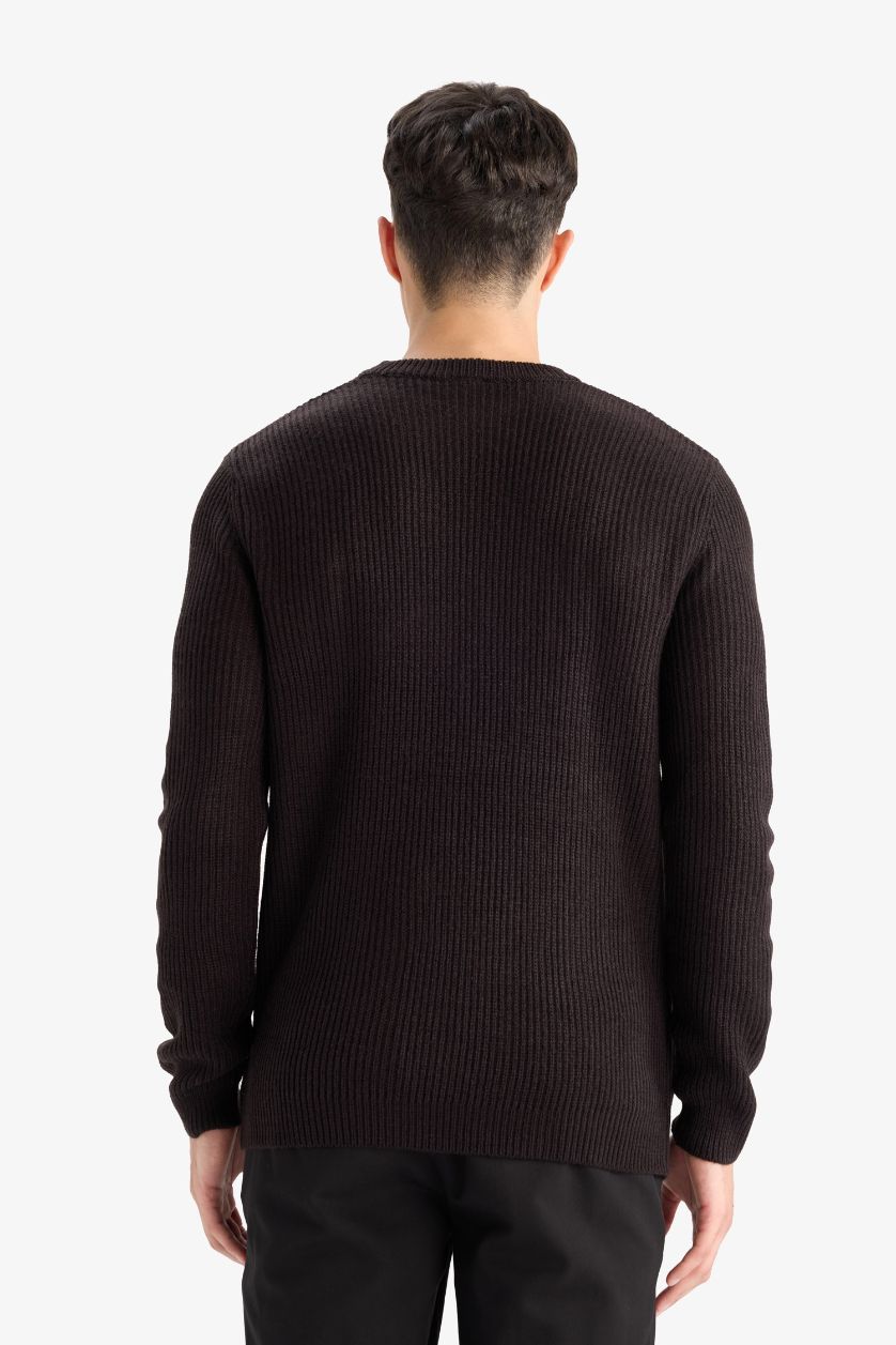 HOMME Marron Pull en tricot texturé à col rond Coupe standard