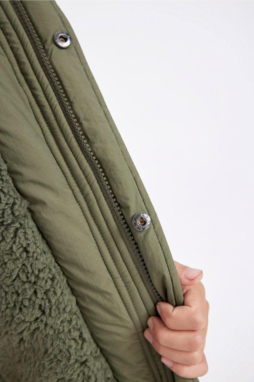 Erkek Çocuk - Genç Erkek Haki Su Geçirmez Kapüşonlu Fermuarlı Cepli Pelüş Astar Parka Erkek Çocuk