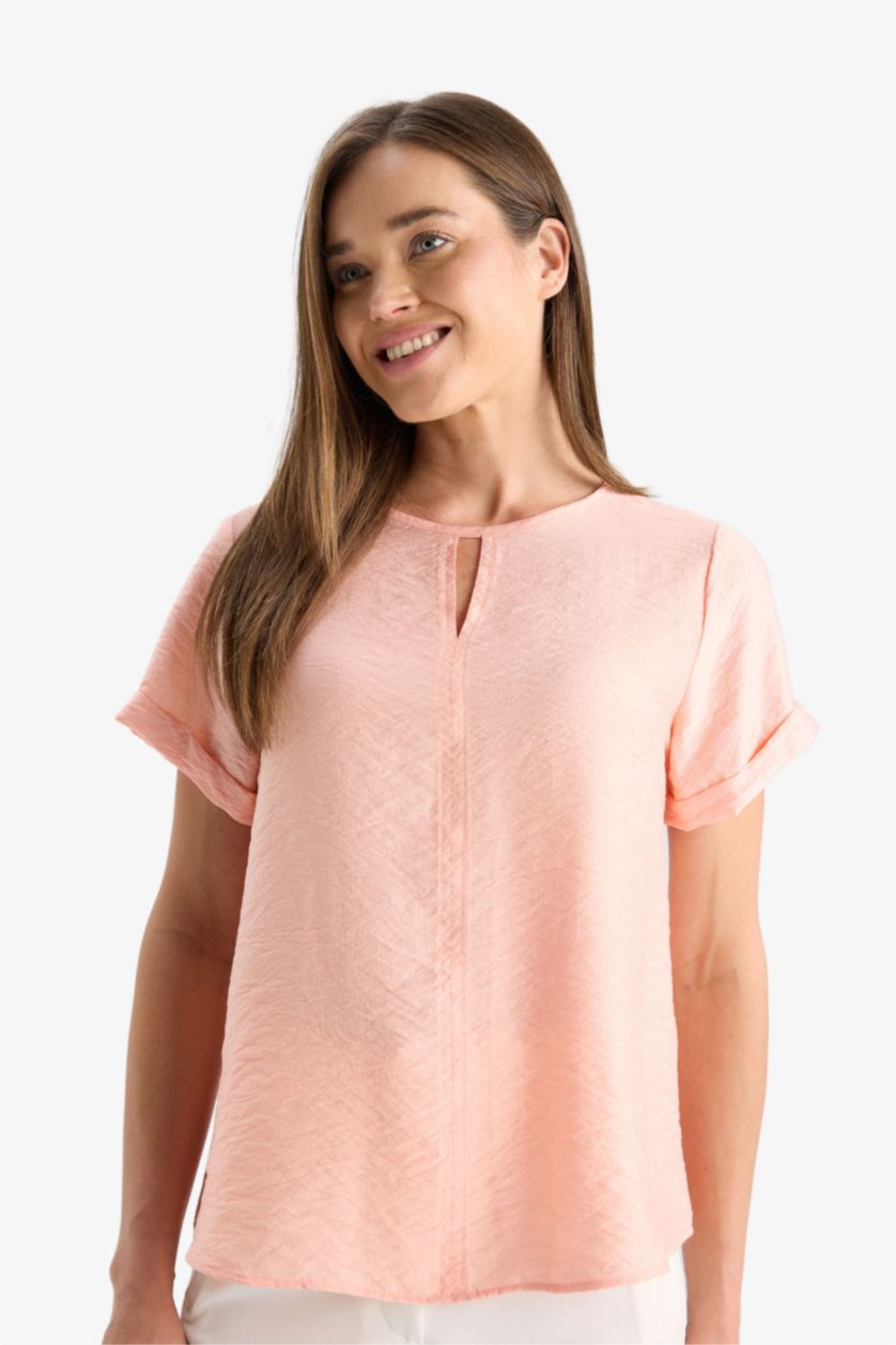 Woman Pink Regular Fit Round Collar Short Sleeve Blouse