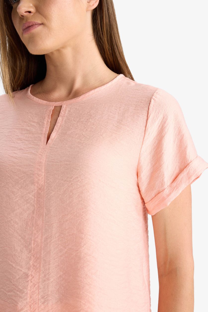 Woman Pink Regular Fit Round Collar Short Sleeve Blouse