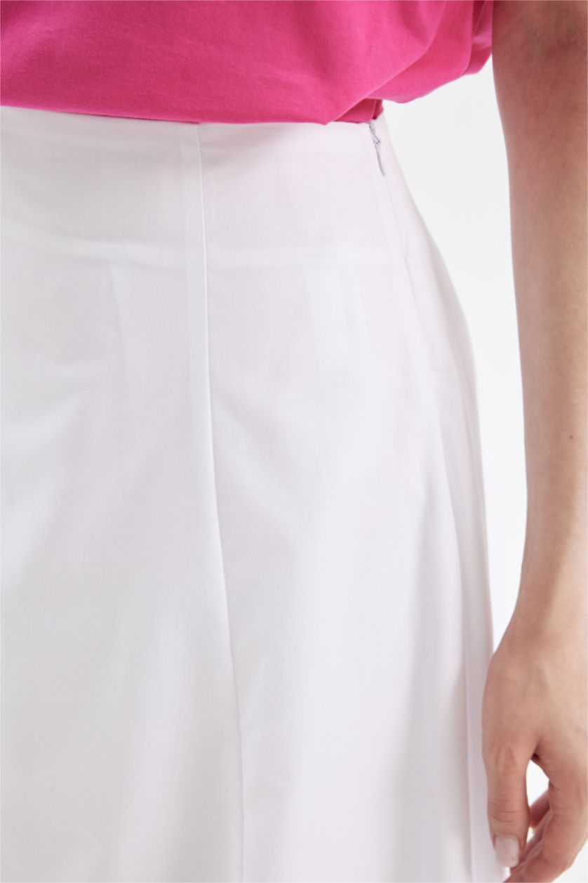 Woman White Balloon Fit Poplin Skirt