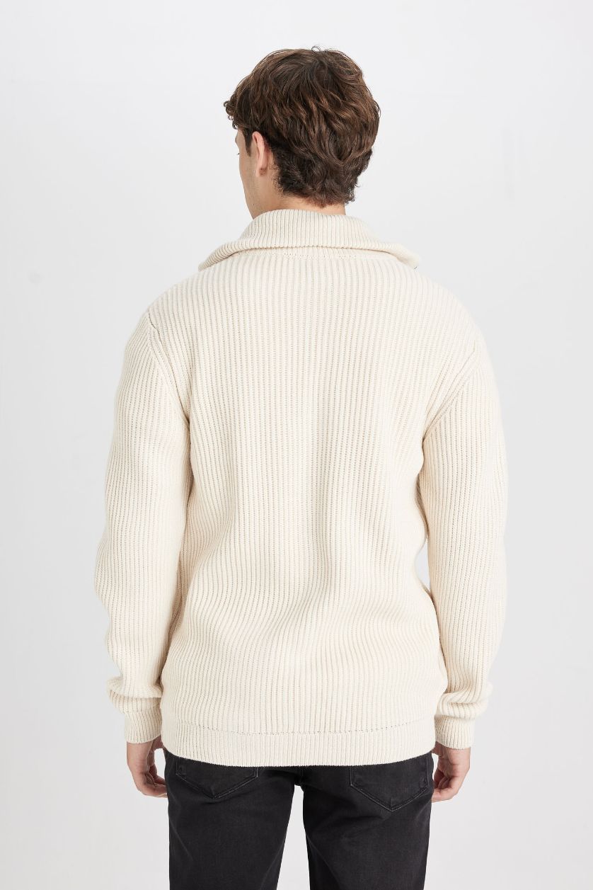 Erkek Ekru Standart Fit Normal Kesim Dik Yaka Fermuarlı Hırka