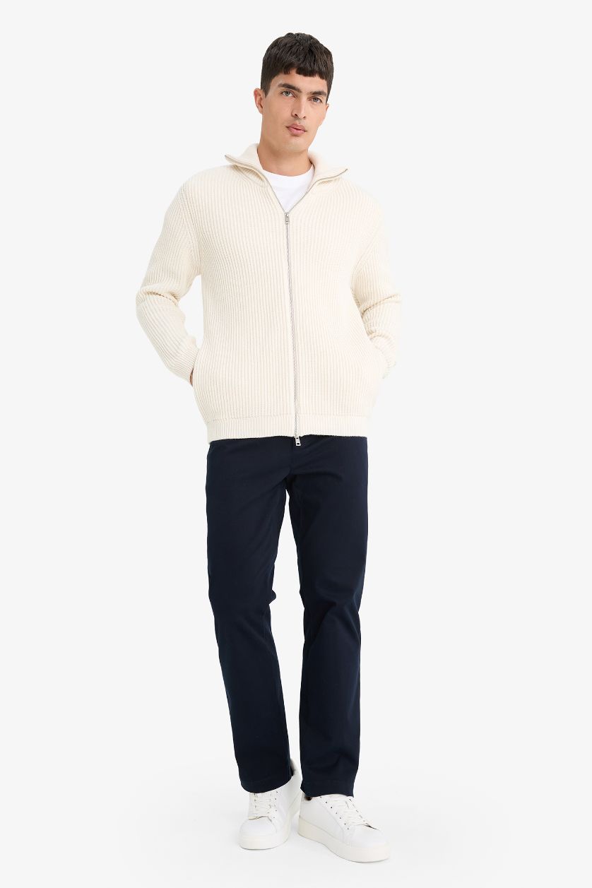 Erkek Ekru Standart Fit Dik Yaka Fermuarlı Triko Hırka 