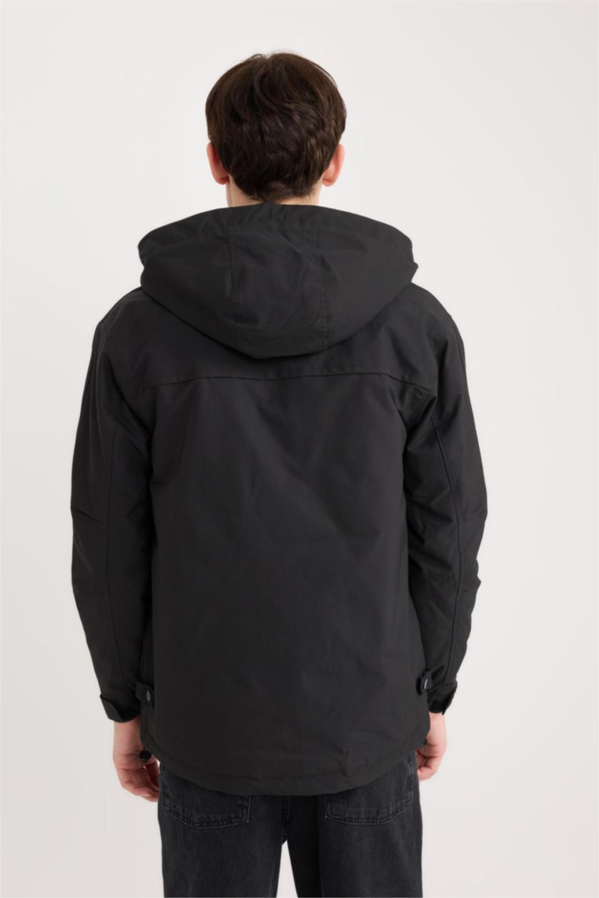 رجال أسود جاكيت مطر خفيف بغطاء للرأس مقاوم للماء بجيب وسحاب