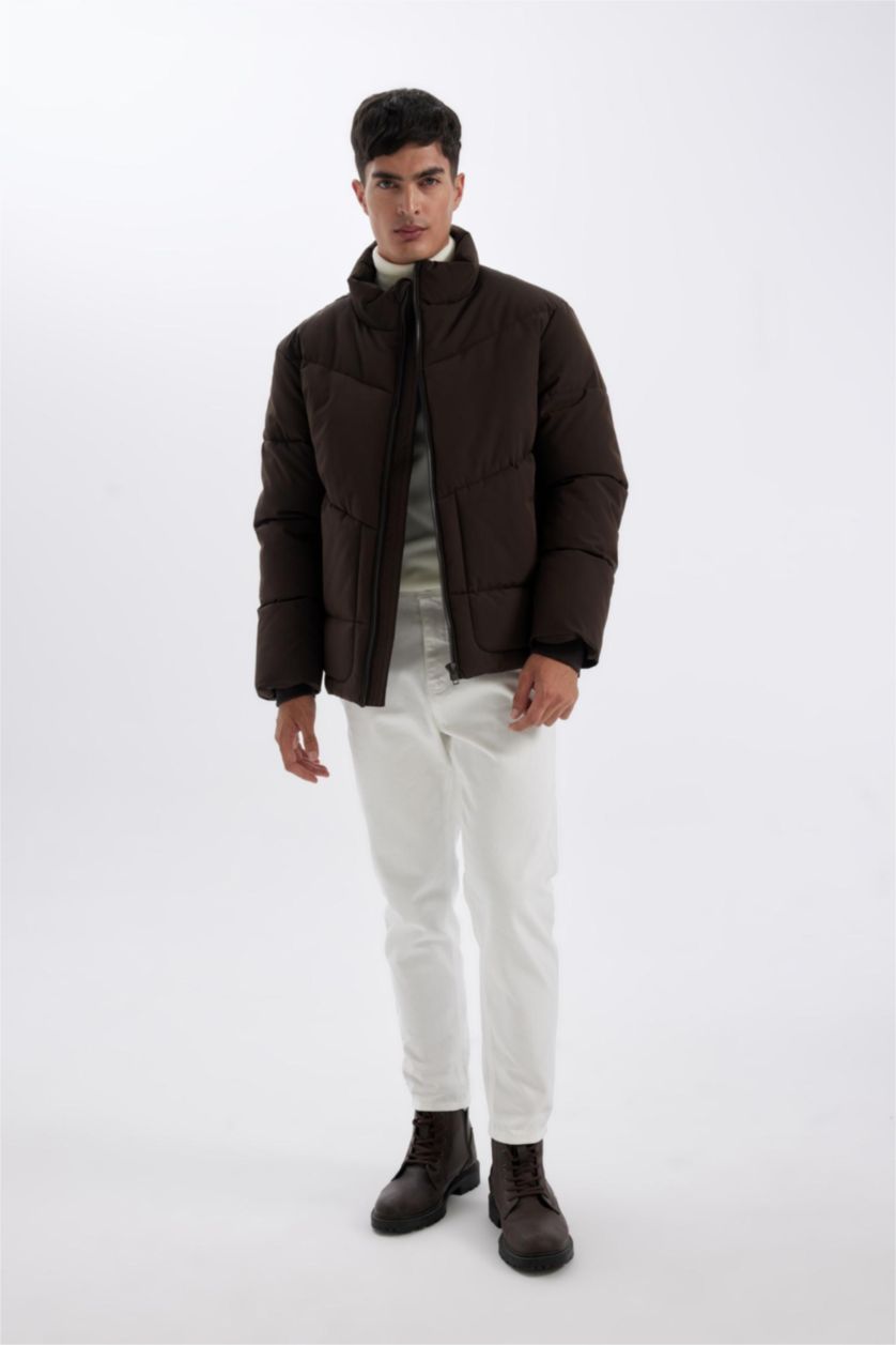 Erkek Kahve Slim Fit Dar Kesim Dik Yaka Fermuarlı Cepli Şişme Mont