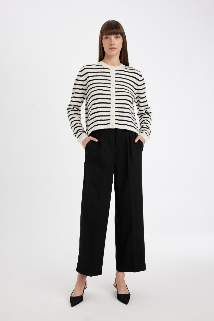 FEMME Écru Cardigan en Tricot rayé boutonné à Col rond et Coupe régulière