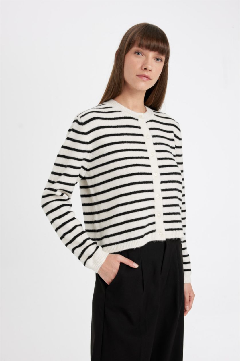 FEMME Écru Cardigan en Tricot rayé boutonné à Col rond et Coupe régulière