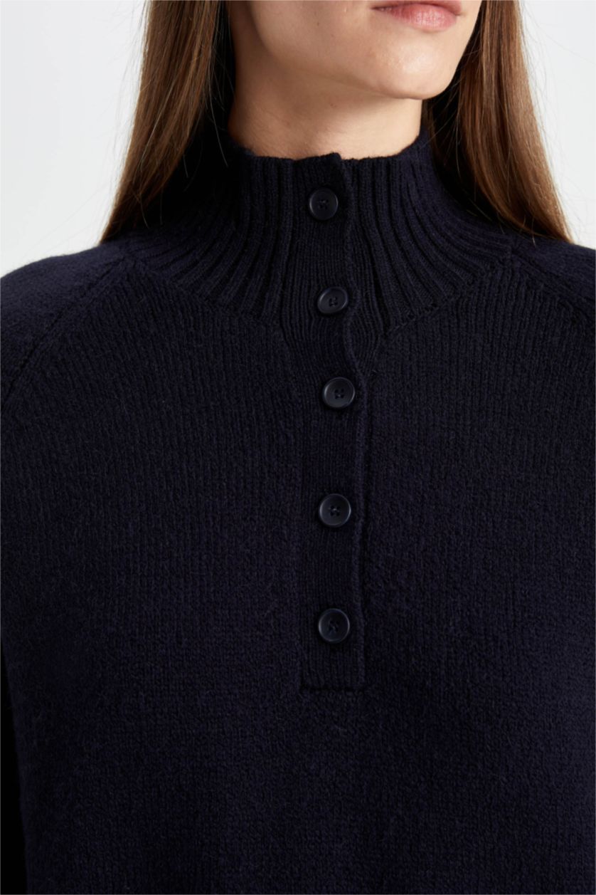 Kadın Lacivert Relax Fit Yumuşak Dokulu Düğmeli Yaka Basic Düz Triko Kazak