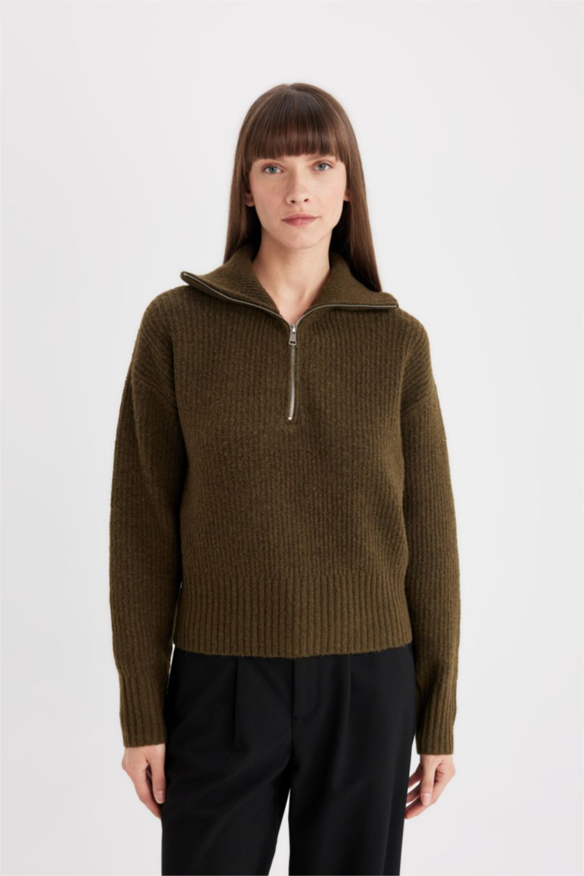 Kadın Haki Relax Fit Yarım Fermuarlı Dik Yaka Selanik Kumaş Triko Kazak