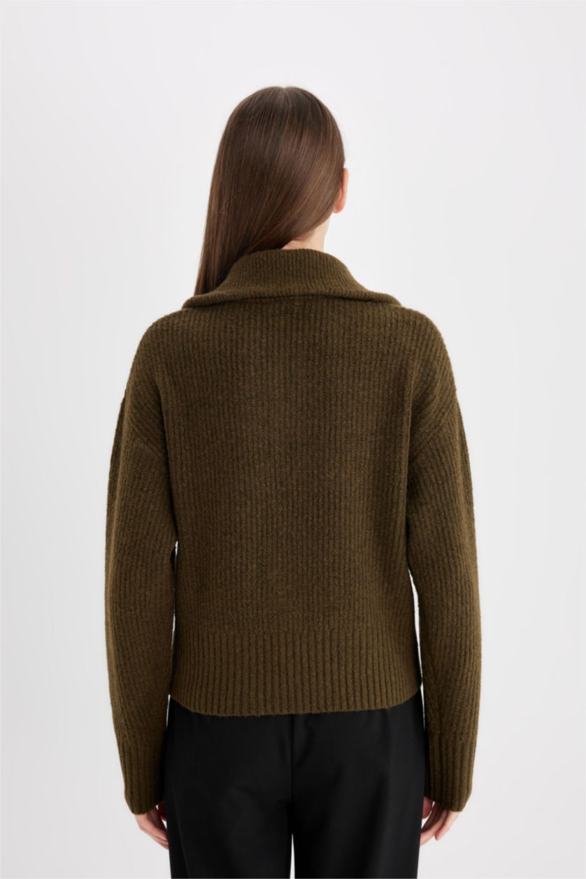 Kadın Haki Relax Fit Yarım Fermuarlı Dik Yaka Selanik Kumaş Triko Kazak