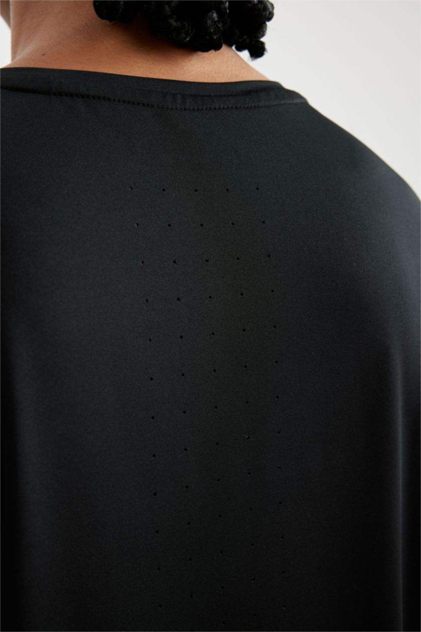 Erkek Siyah DeFactoFit Siyah Standart Fit Normal Kesim Bisiklet Yaka Sporcu Kısa Kollu Tişört