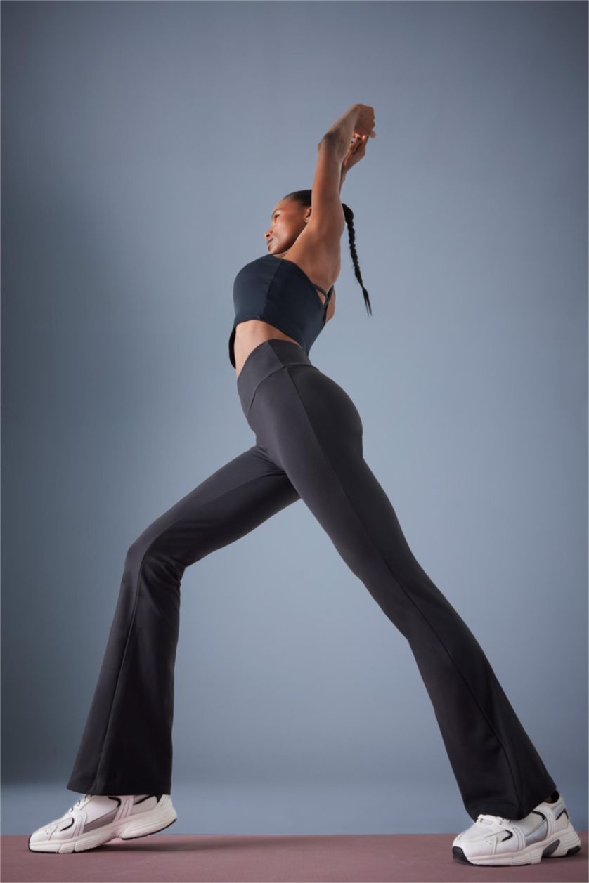 Женщины Черный DeFactoFit flare fit спортивные брюки с высокой талией, поддержкой и стандартной длиной