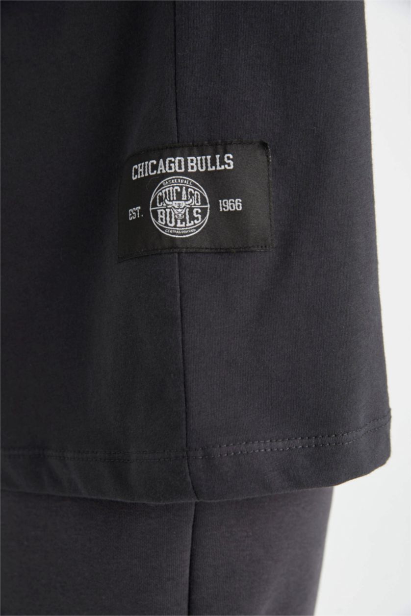 رجالي أنثرا تيشيرت قطن أوفر سايز برقبة مستديرة من شيكاغو بولز