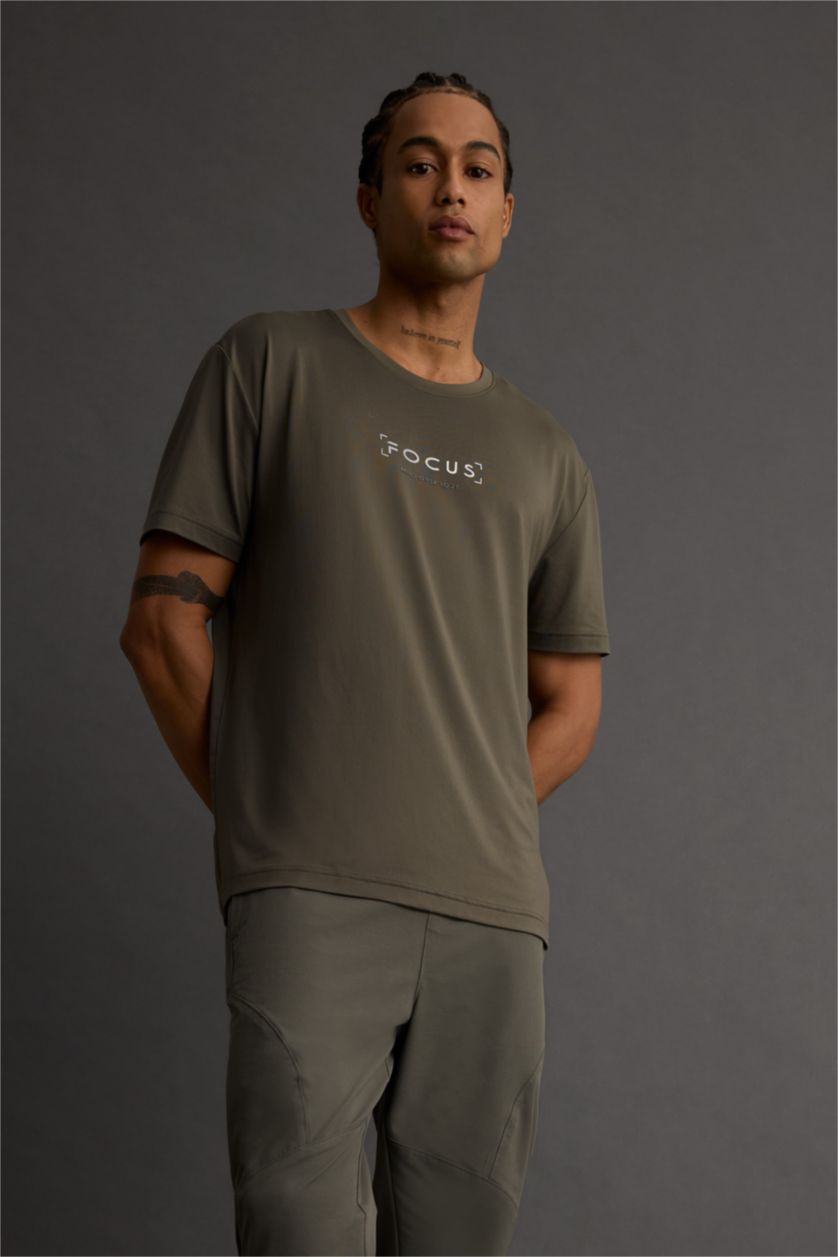رجال كاكي Standard Fit Short Sleeve T-Shirt