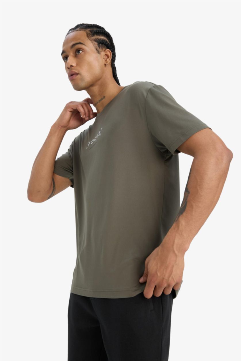Erkek Haki Standart Fit Yumuşak Tuşe Bisiklet Yaka Baskılı Kısa Kollu Tişört