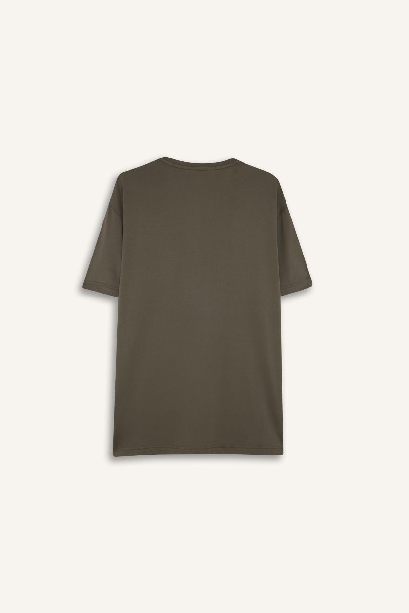 Erkek Haki Standart Fit Yumuşak Tuşe Bisiklet Yaka Baskılı Kısa Kollu Tişört