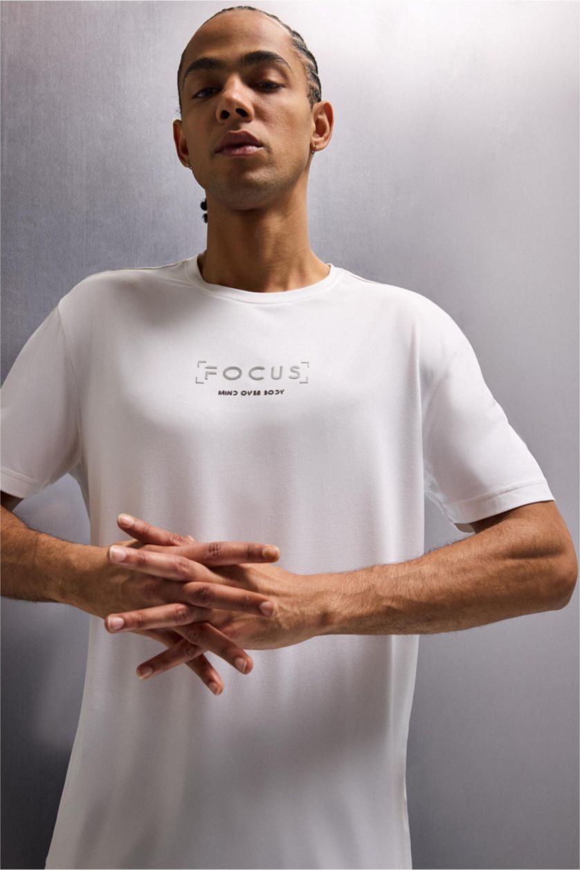 Man White Standard Fit Crew Neck Printed T-Shirt