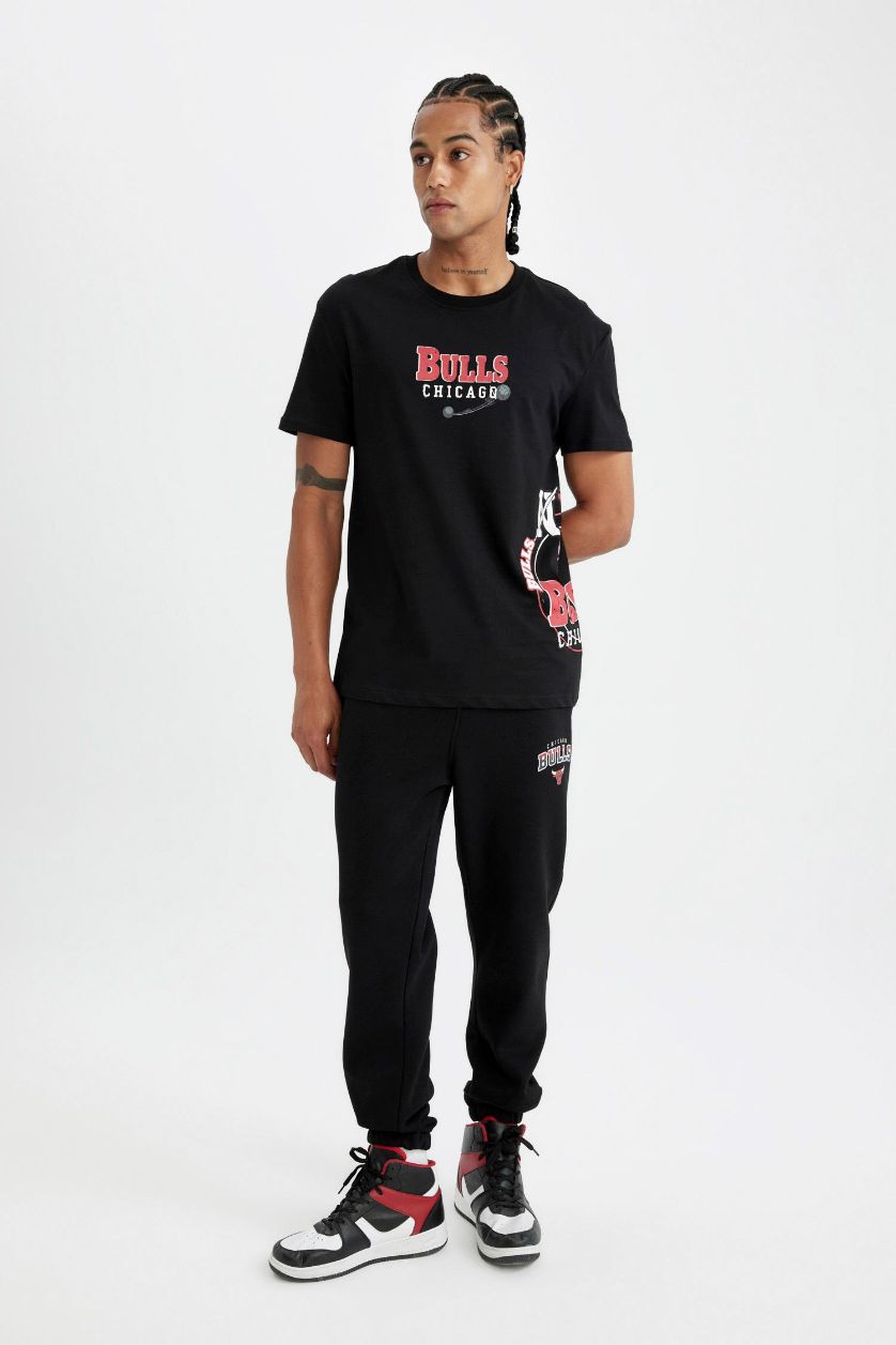 رجالي أسود تيشيرت قطن قصة عادية برقبة مستديرة من شيكاغو بولز