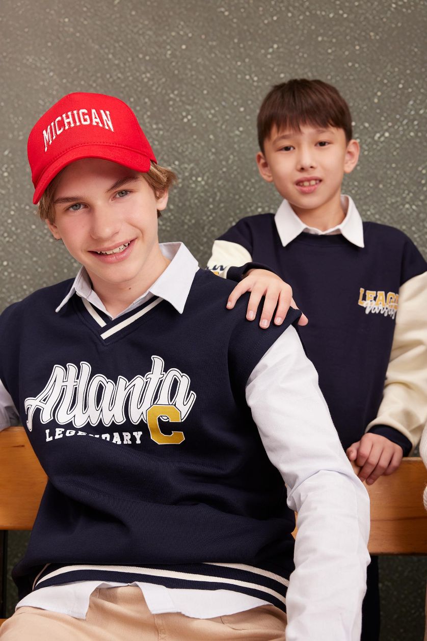 أولادي كحلي فيست اولادي تقيل بياقة V