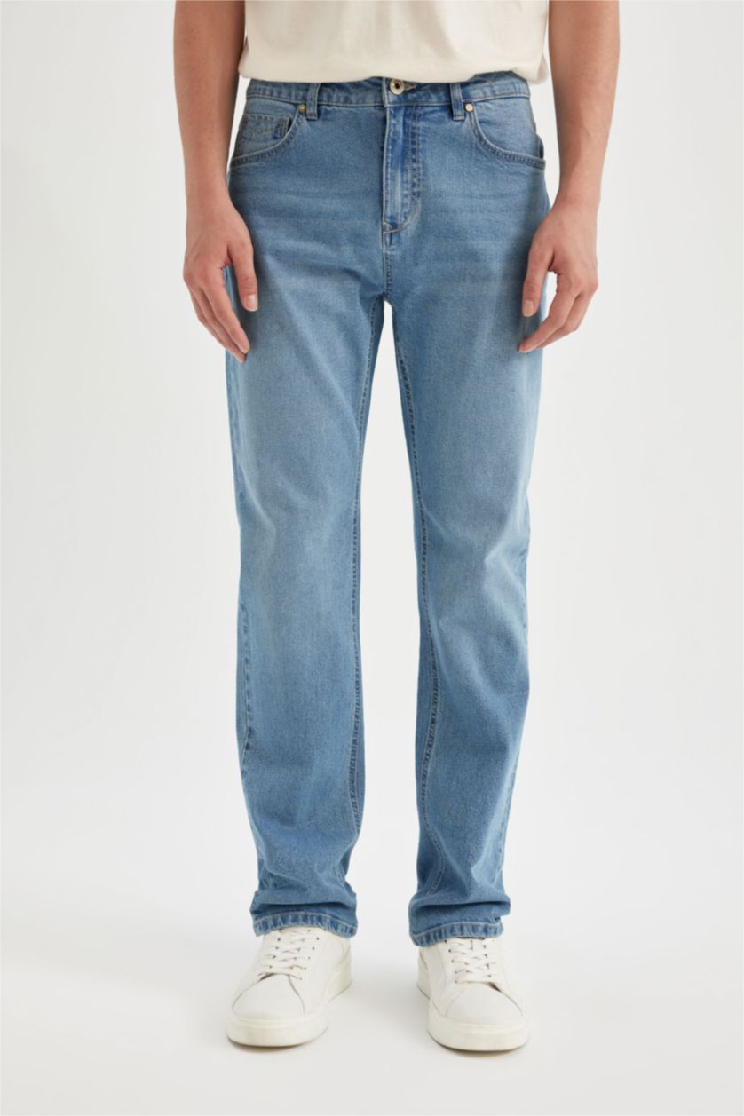 HOMME BLEU Clair Pantalon Jean droit à taille normale  à coupe régulière