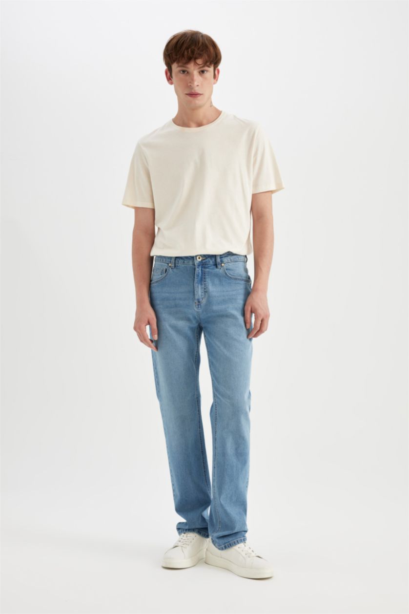 HOMME BLEU Clair Pantalon Jean droit à taille normale  à coupe régulière