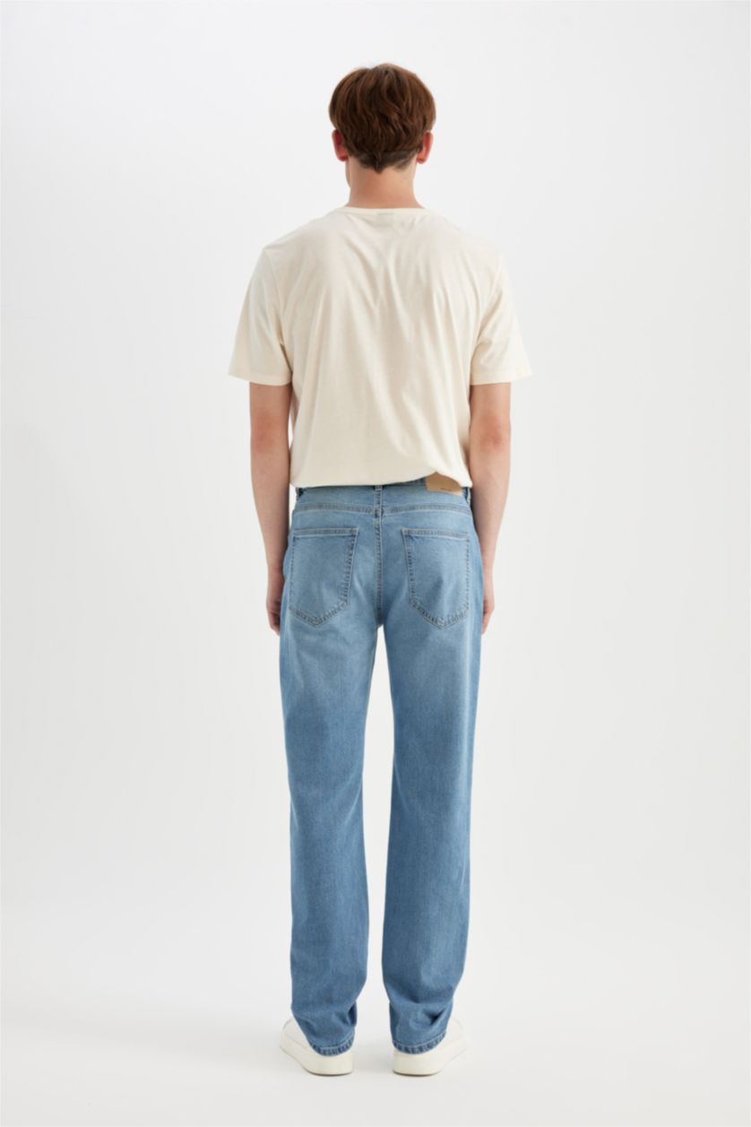 HOMME BLEU Clair Pantalon Jean droit à taille normale  à coupe régulière