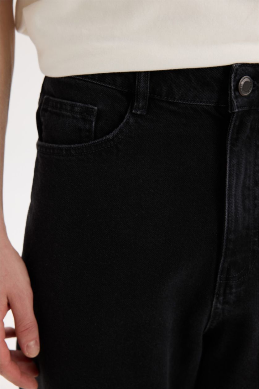 Man Black Baggy Fit Wide Leg Jeans