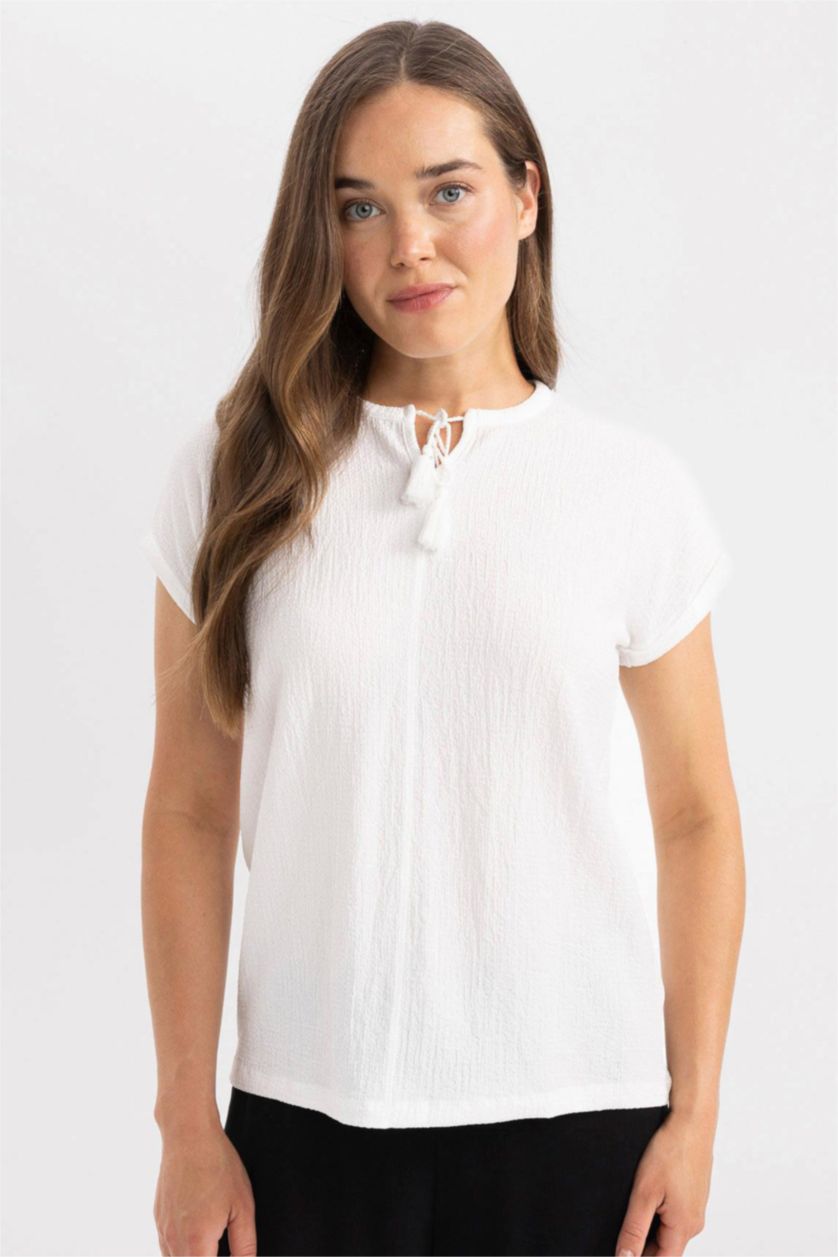 Kadın Ekru Regular Fit Bisiklet Yaka Kısa Kollu Tişört