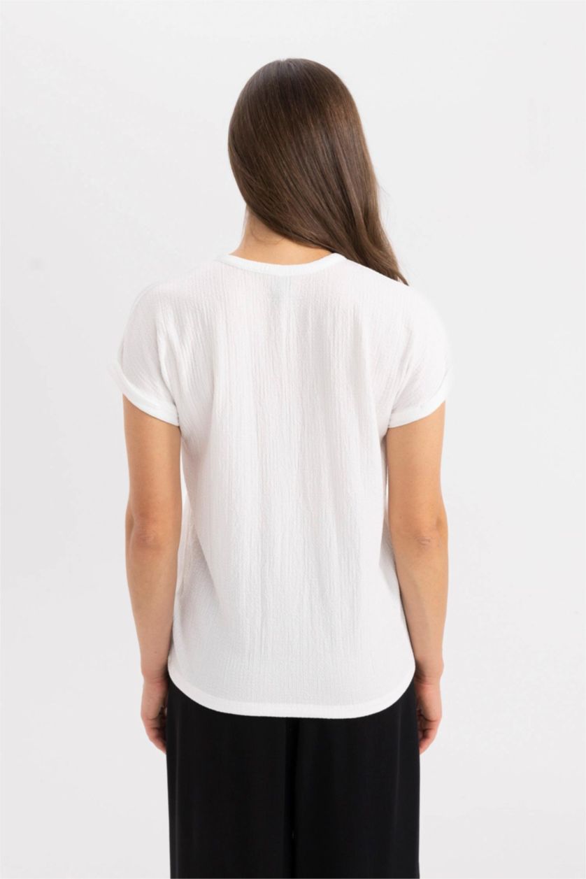 Kadın Ekru Regular Fit Bisiklet Yaka Kısa Kollu Tişört