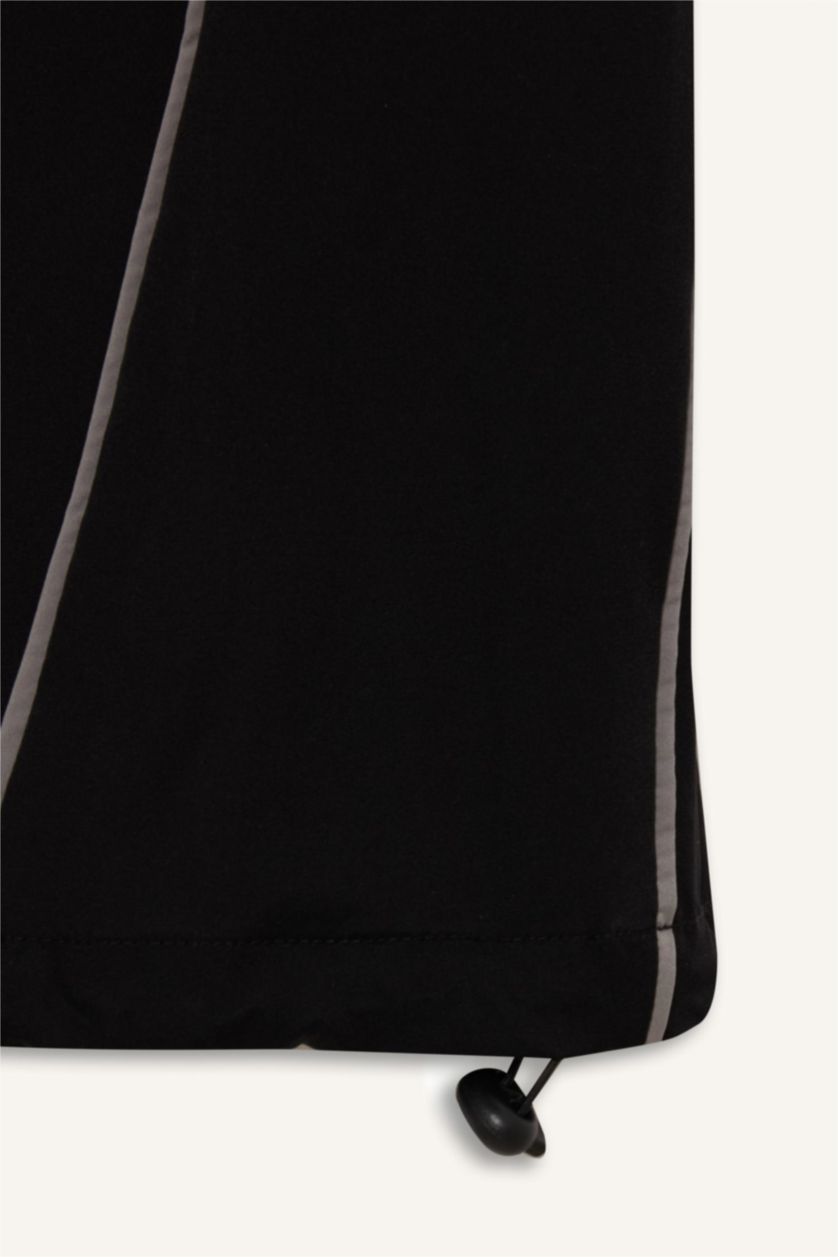 Kadın Siyah Wide Leg Geniş Paça Paçası Ayarlanabilir Cepli Sporcu Dokuma Pantolon