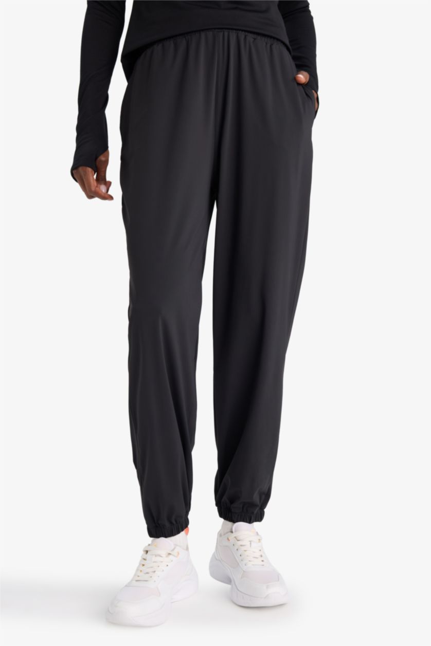 Kadın Siyah Standart Fit Paçası Fermuarlı Jogger Premium Sporcu Eşofman Altı