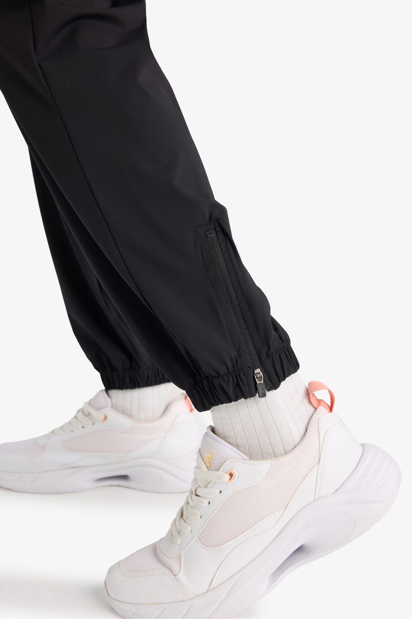 Kadın Siyah Standart Fit Paçası Fermuarlı Jogger Premium Sporcu Eşofman Altı