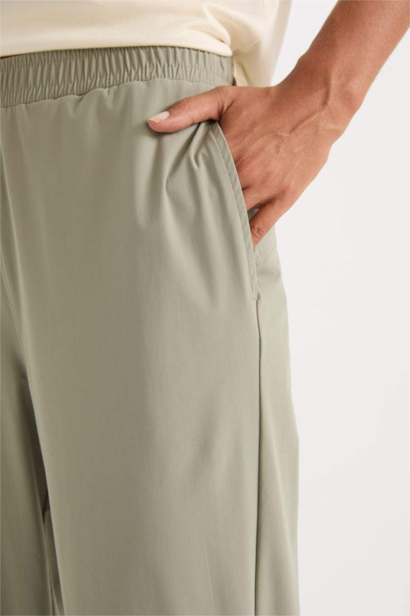 نساء كاكي فاتح Standard Fit Trousers