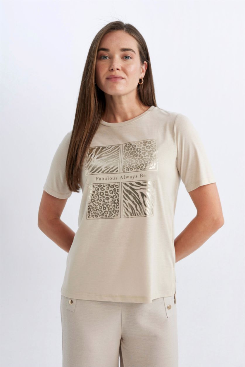 نساء بيج تيشيرت نص كم برقبة مستديرة وقصة عادية