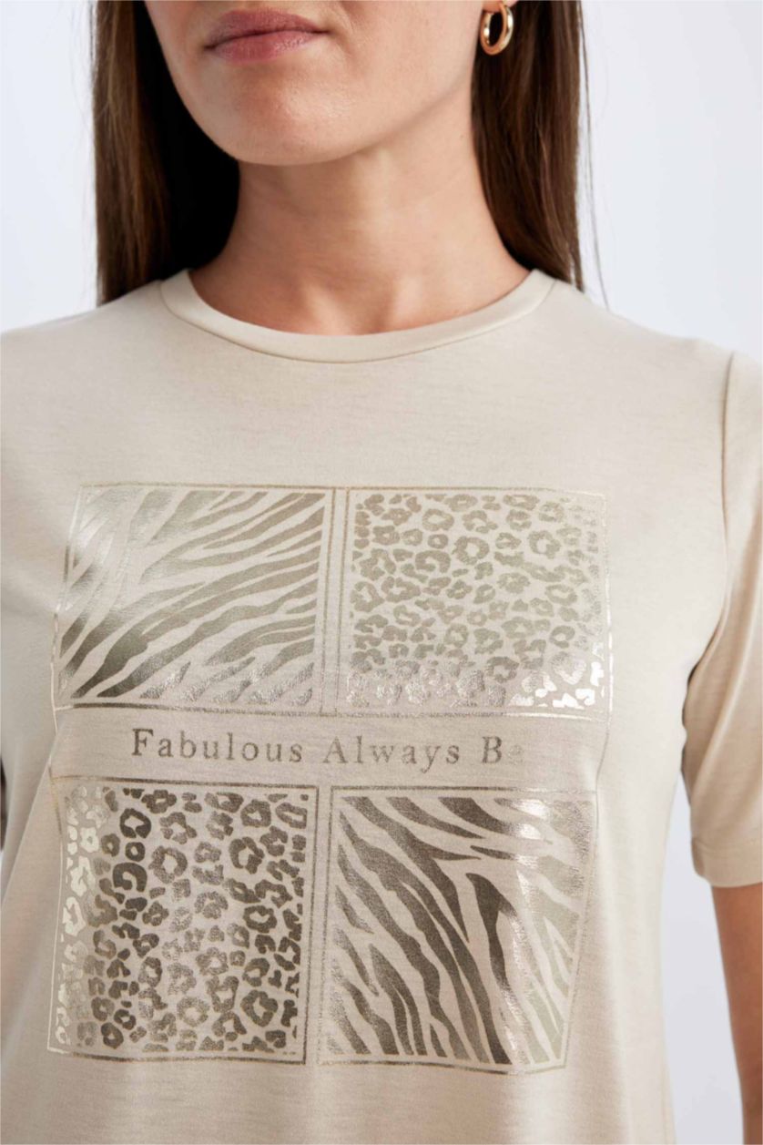 نساء بيج تيشيرت نص كم برقبة مستديرة وقصة عادية