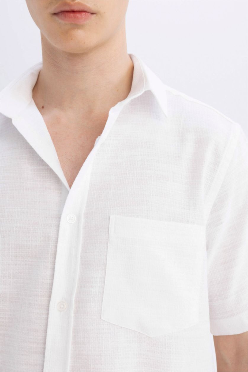 رجال أبيض قميص نص ردن محكم قصة عادية