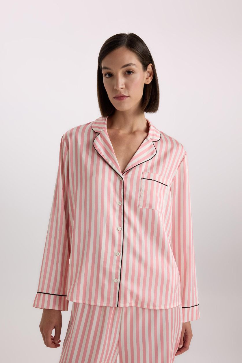 نساء وردي طقم بيجامة من ستان مخطط قصة عادية Fall in Love