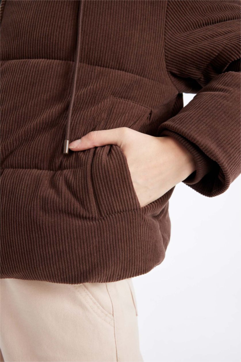 Kadın Kahve Kadife Şişme Mont Kapüşonlu Fermuarlı Cepli