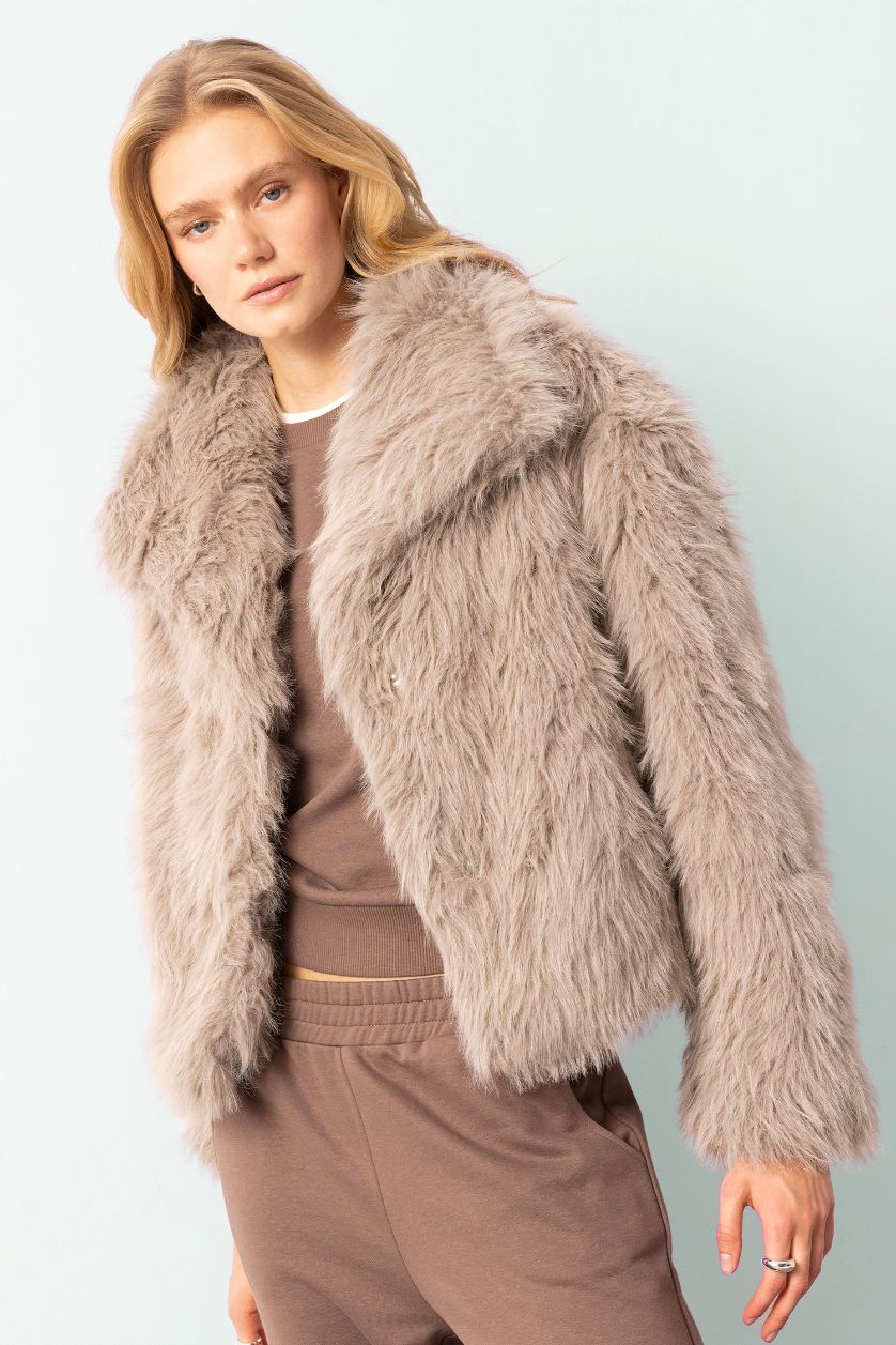 Kadın Vizon Relax Fit Ceket Yaka Çıtçıtlı Suni Kürk Mont