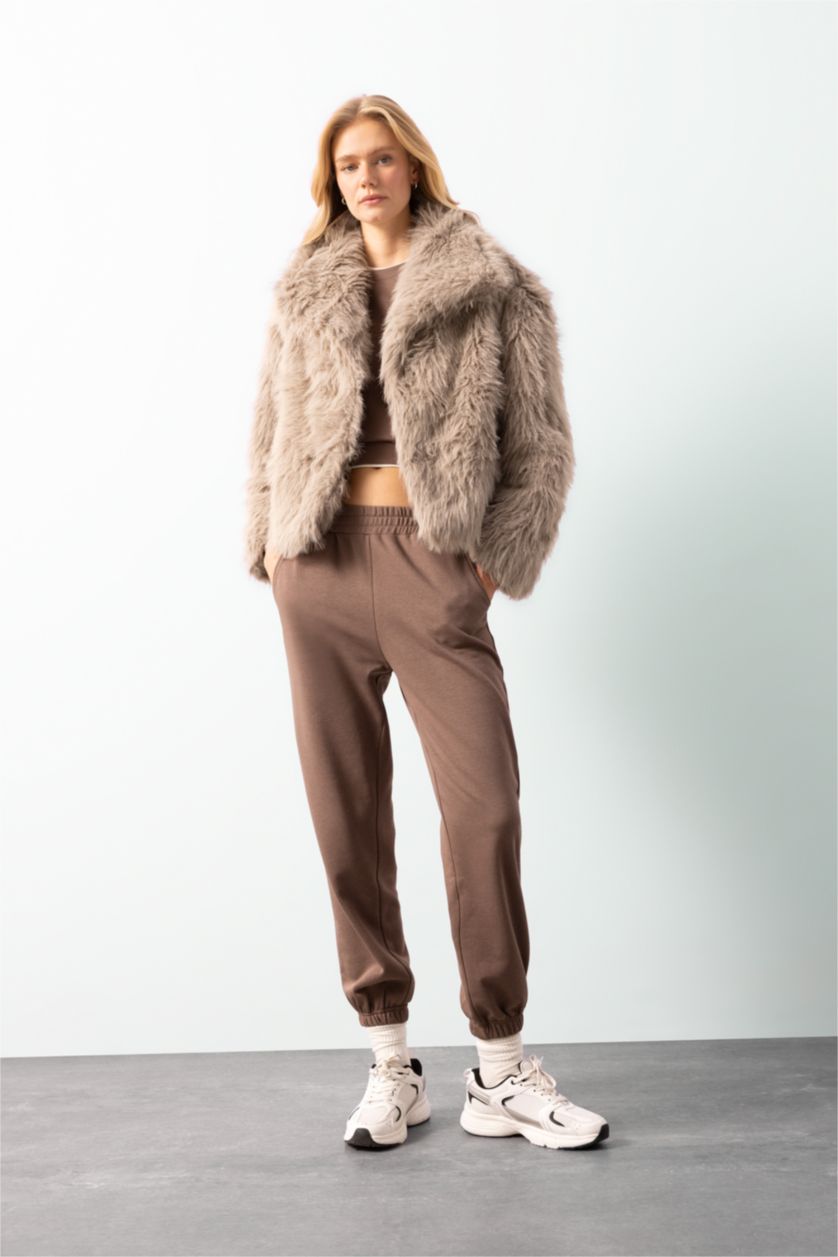 Kadın Vizon Relax Fit Ceket Yaka Çıtçıtlı Suni Kürk Mont