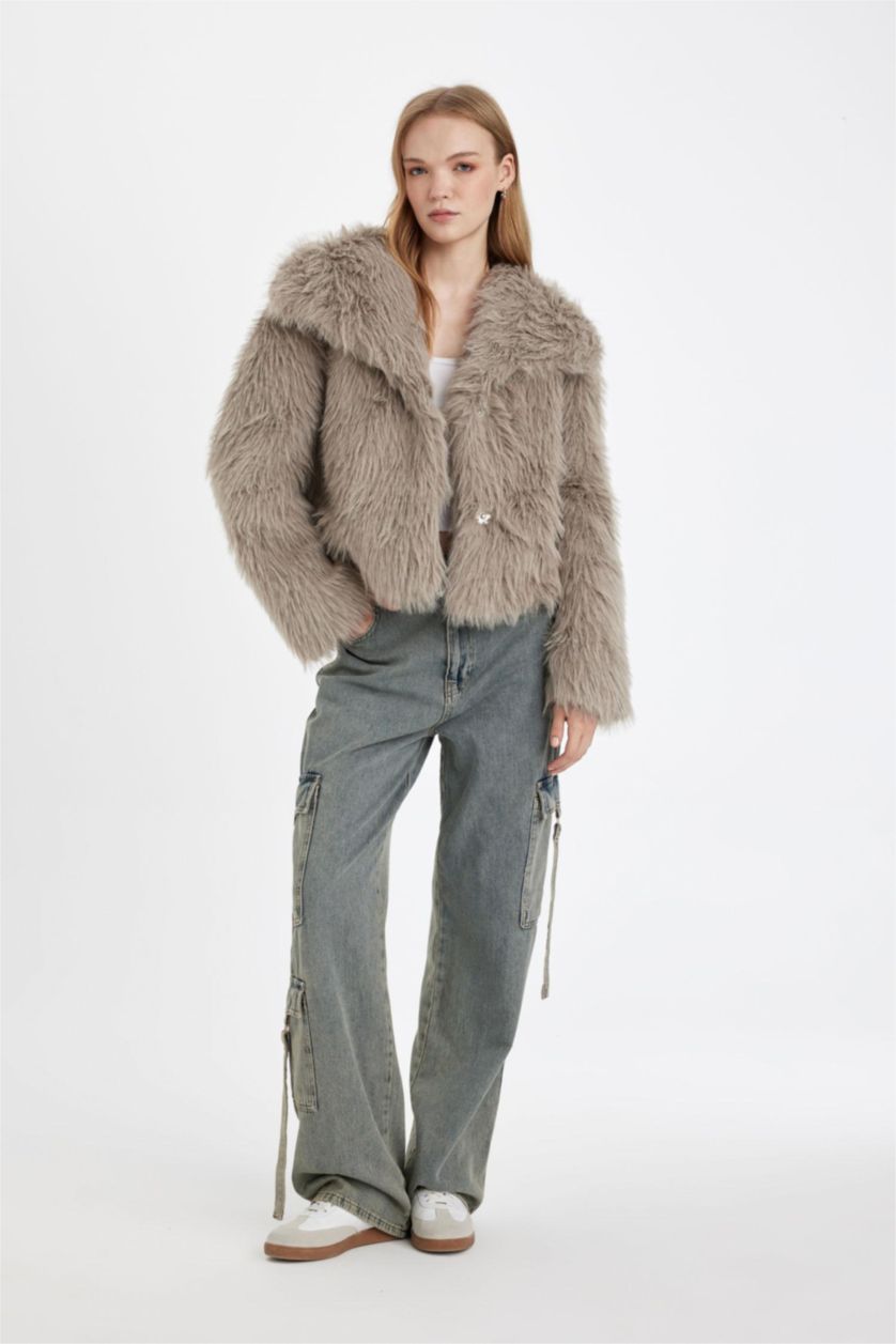 Kadın Vizon Relax Fit Ceket Yaka Çıtçıtlı Suni Kürk Mont