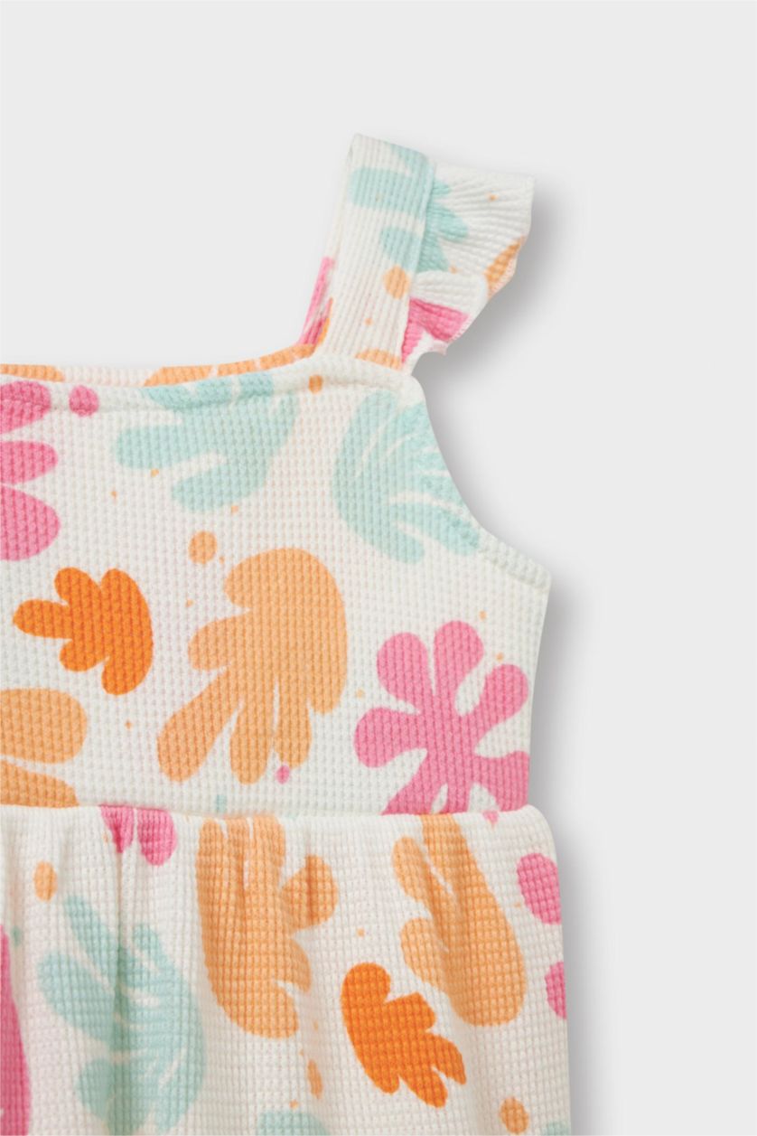 طفلة صغيرة بيج فاتح فستان بيبي بناتي وافل قصة عادية بحمالات