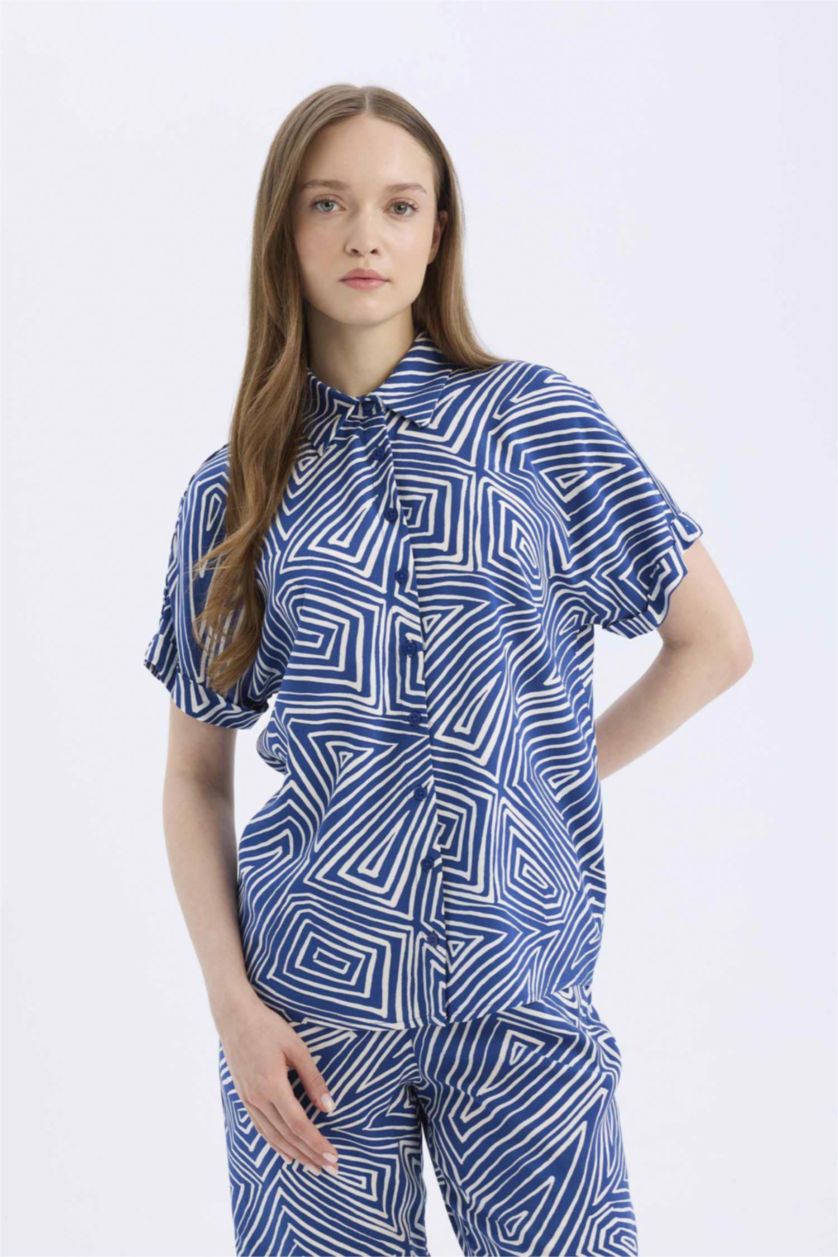 Kadın Koyu Mavi Regular Fit Desenli Kısa Kollu Gömlek