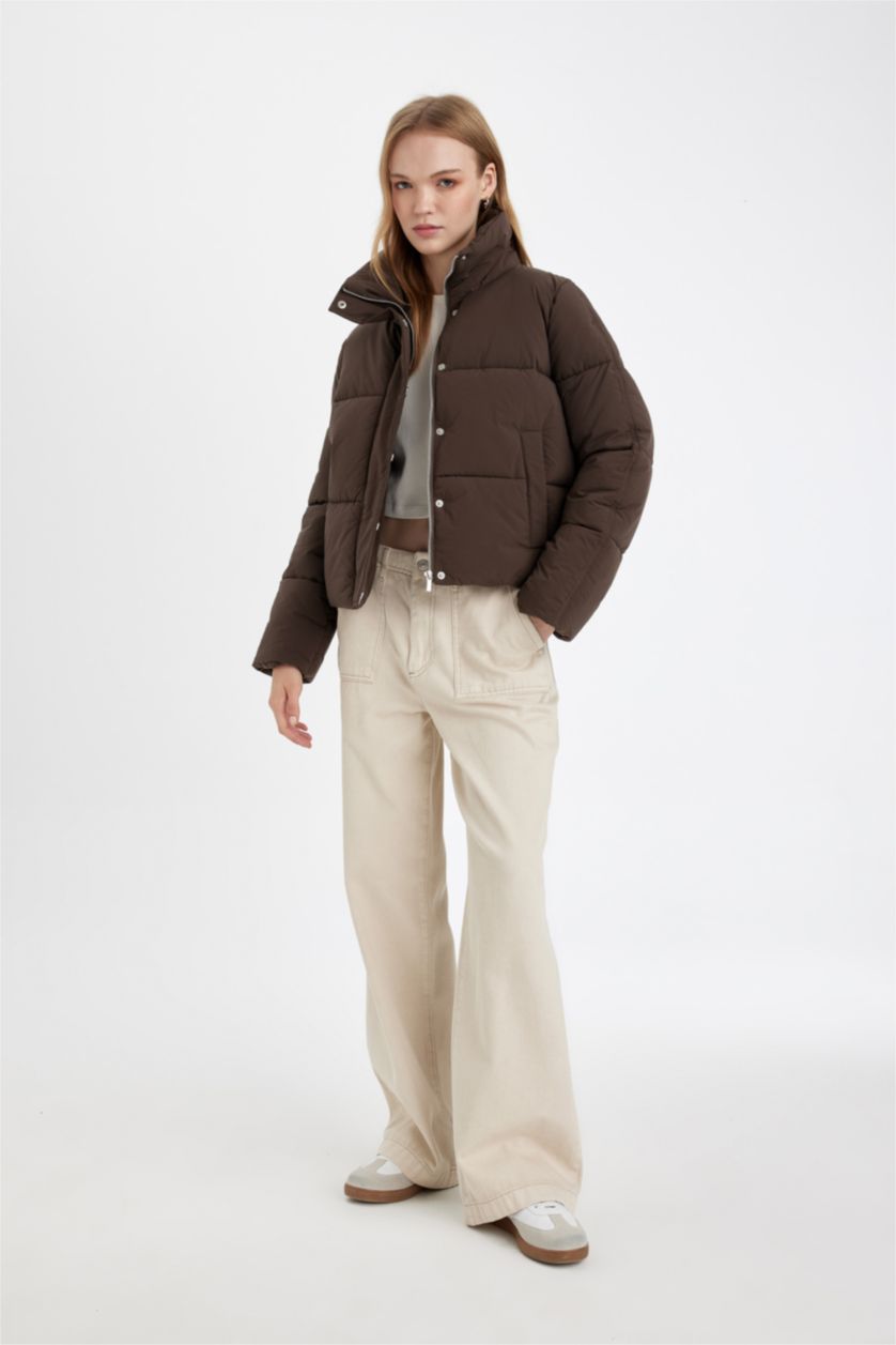 Kadın Koyu Kahve Su Geçirmez Dik Yaka Şişme Mont Cepli Fermuarlı Çıtçıtlı