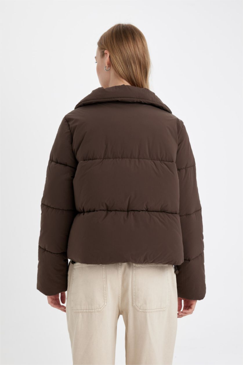 Kadın Koyu Kahve Su Geçirmez Dik Yaka Şişme Mont Cepli Fermuarlı Çıtçıtlı