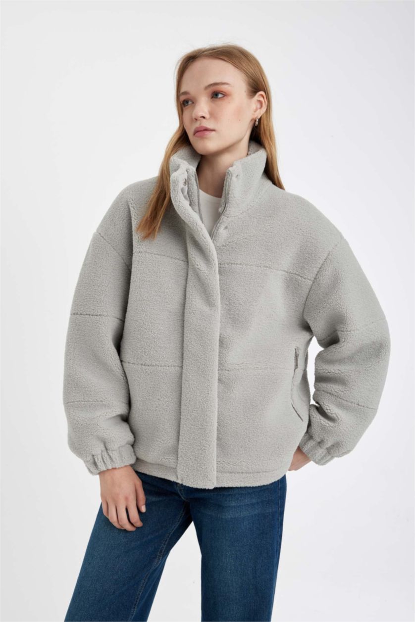 Kadın Açık Mavi Pelüş Mont Dik Yaka Fermuarlı Cepli Etek Ucu Ayarlanabilir Lastikli